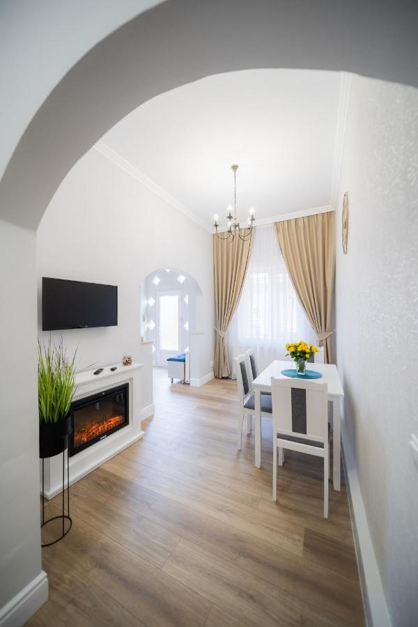 Bluesky Ultra-Central Premium Apartment Gran Varadino Esterno foto