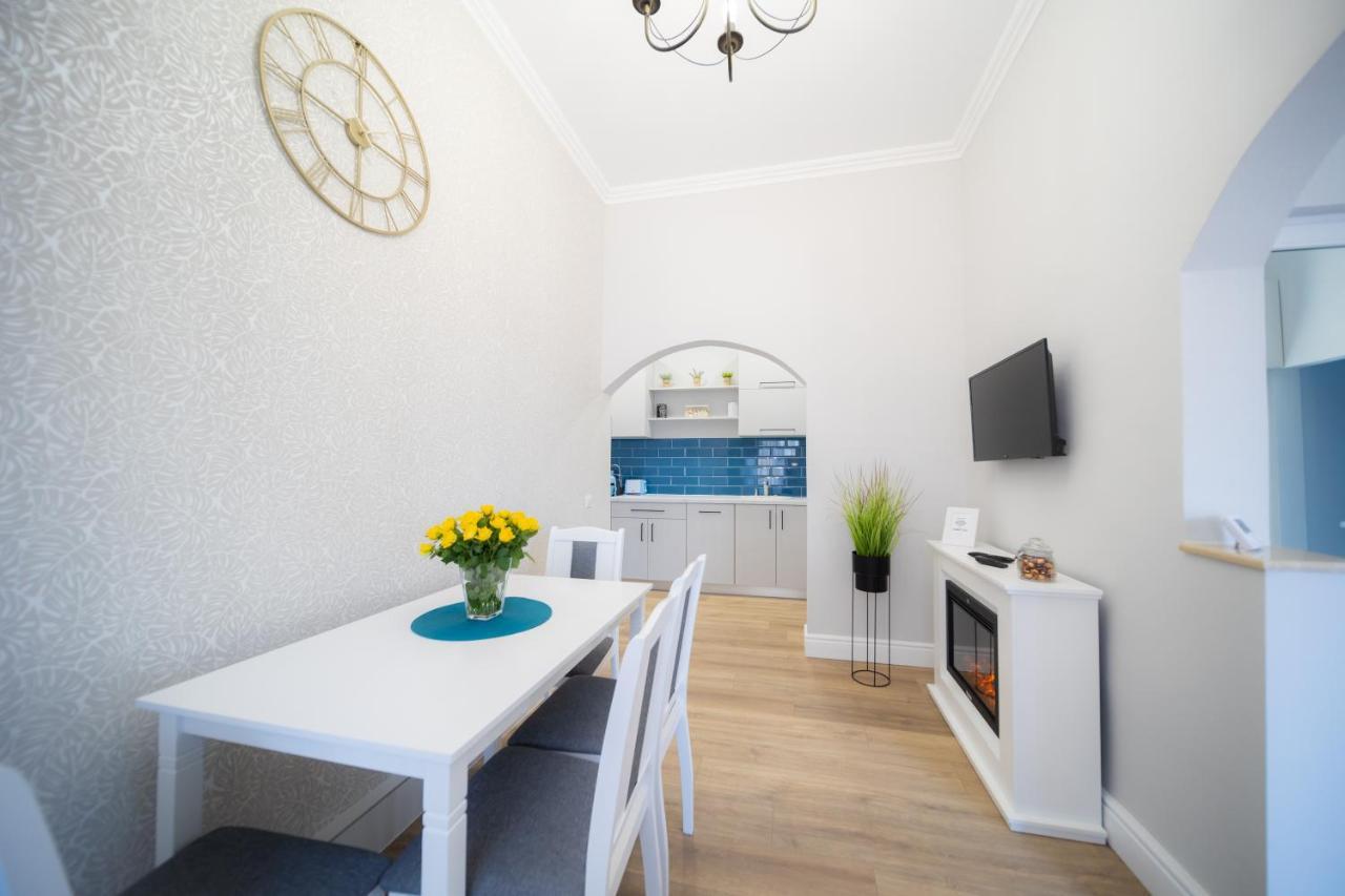 Bluesky Ultra-Central Premium Apartment Gran Varadino Esterno foto