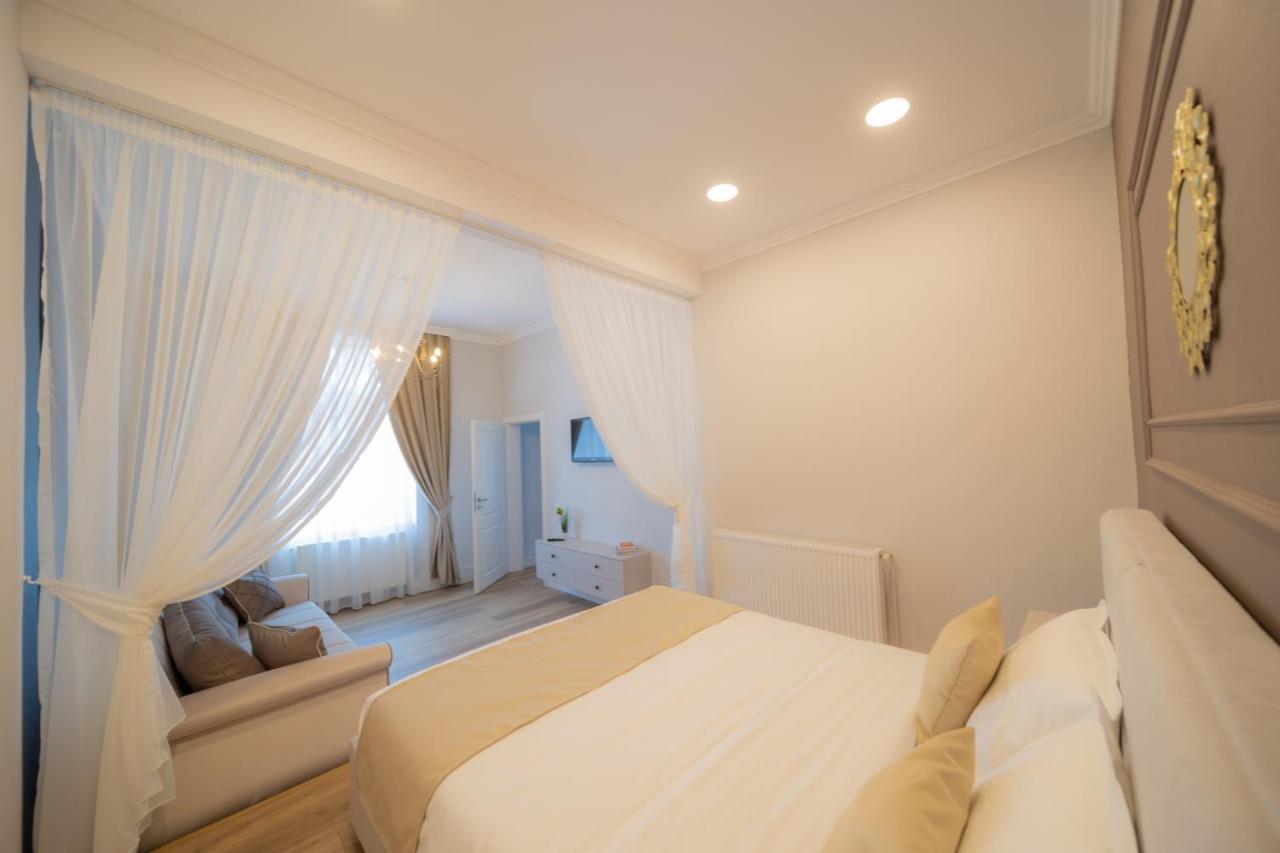 Bluesky Ultra-Central Premium Apartment Gran Varadino Esterno foto